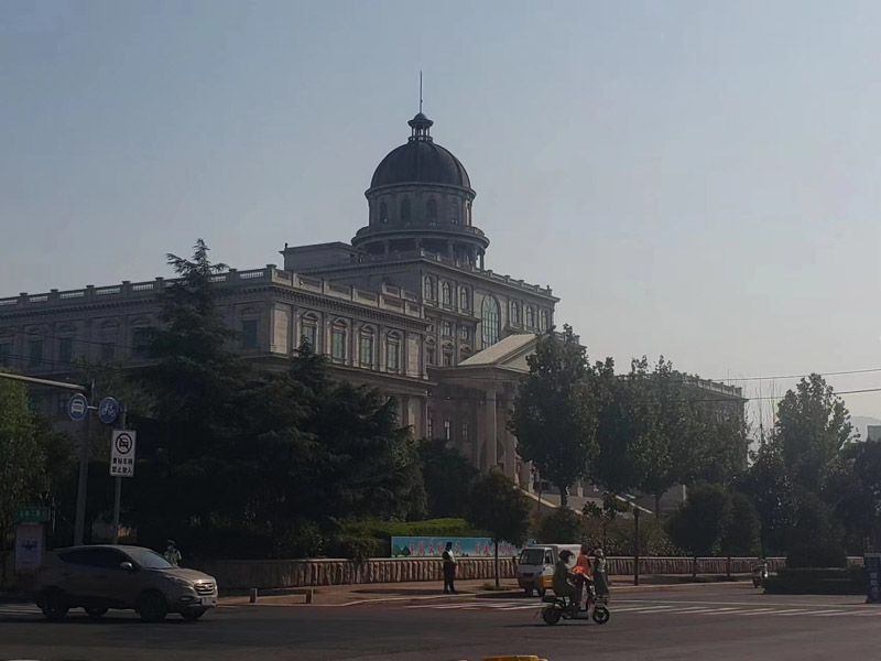 广西一城管局长进校拒测体温，当场强拆校门 深圳职务犯罪律师：法盲